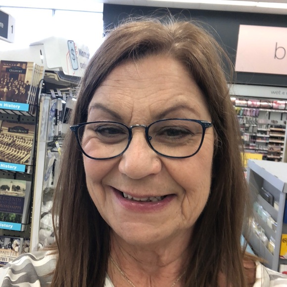 Meet your Posher, Anne - Picture 1 of 1